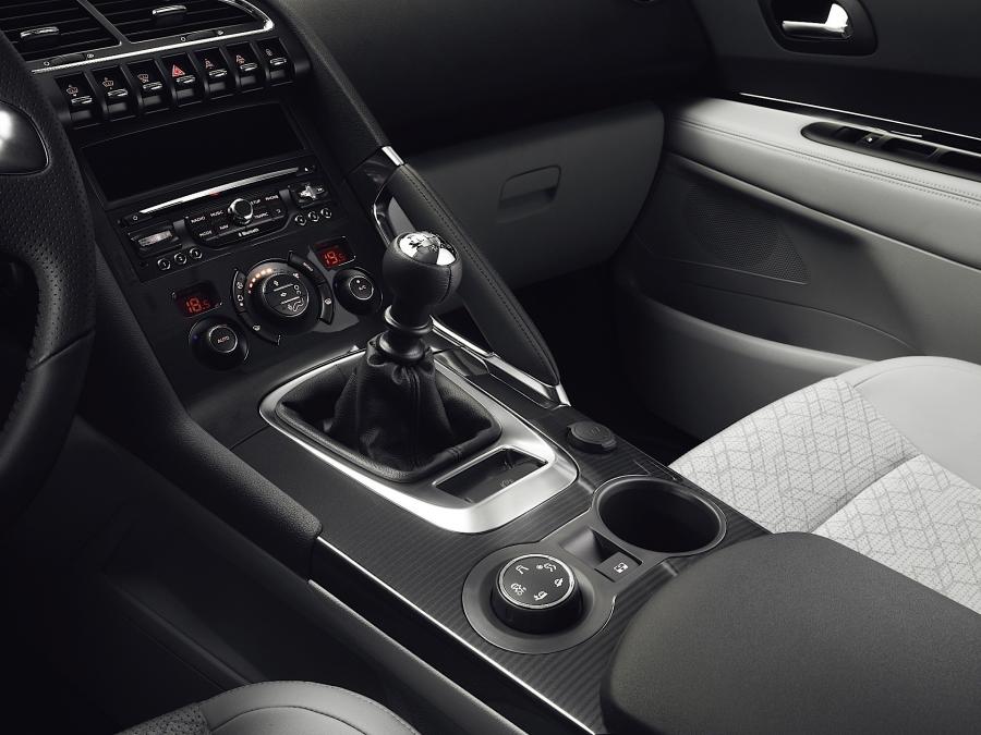  Peugeot 3008 2013 года  (фото 11 из 21)